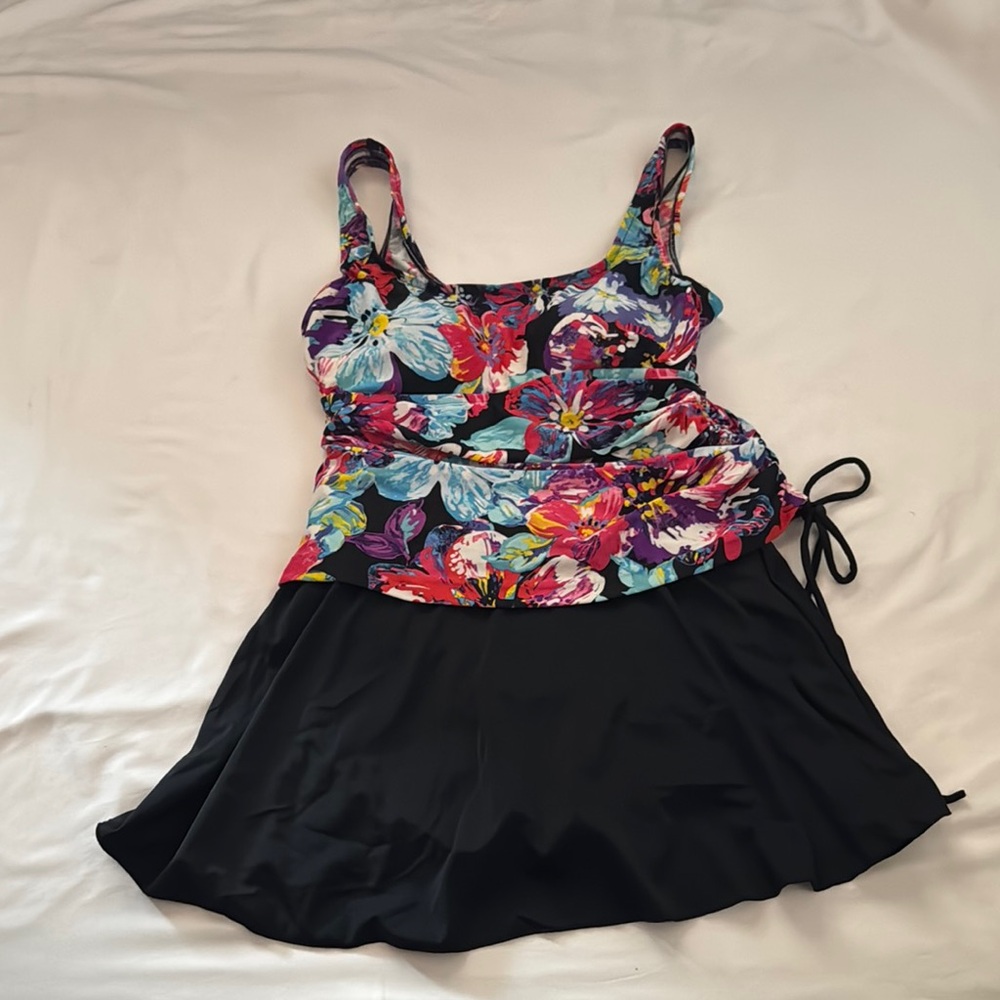 AYul -Preloved Floral Tankini Swim Dress.